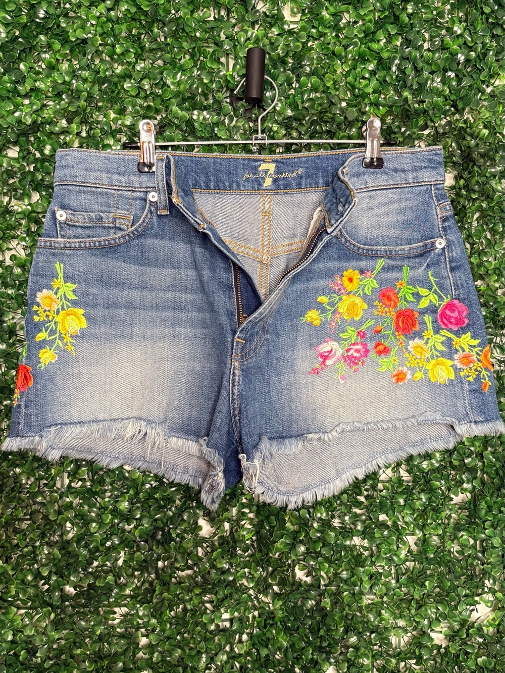 7 For All Mankind Blue Denim Floral Embroidered Cutoff Shorts - Picture 4 of 8